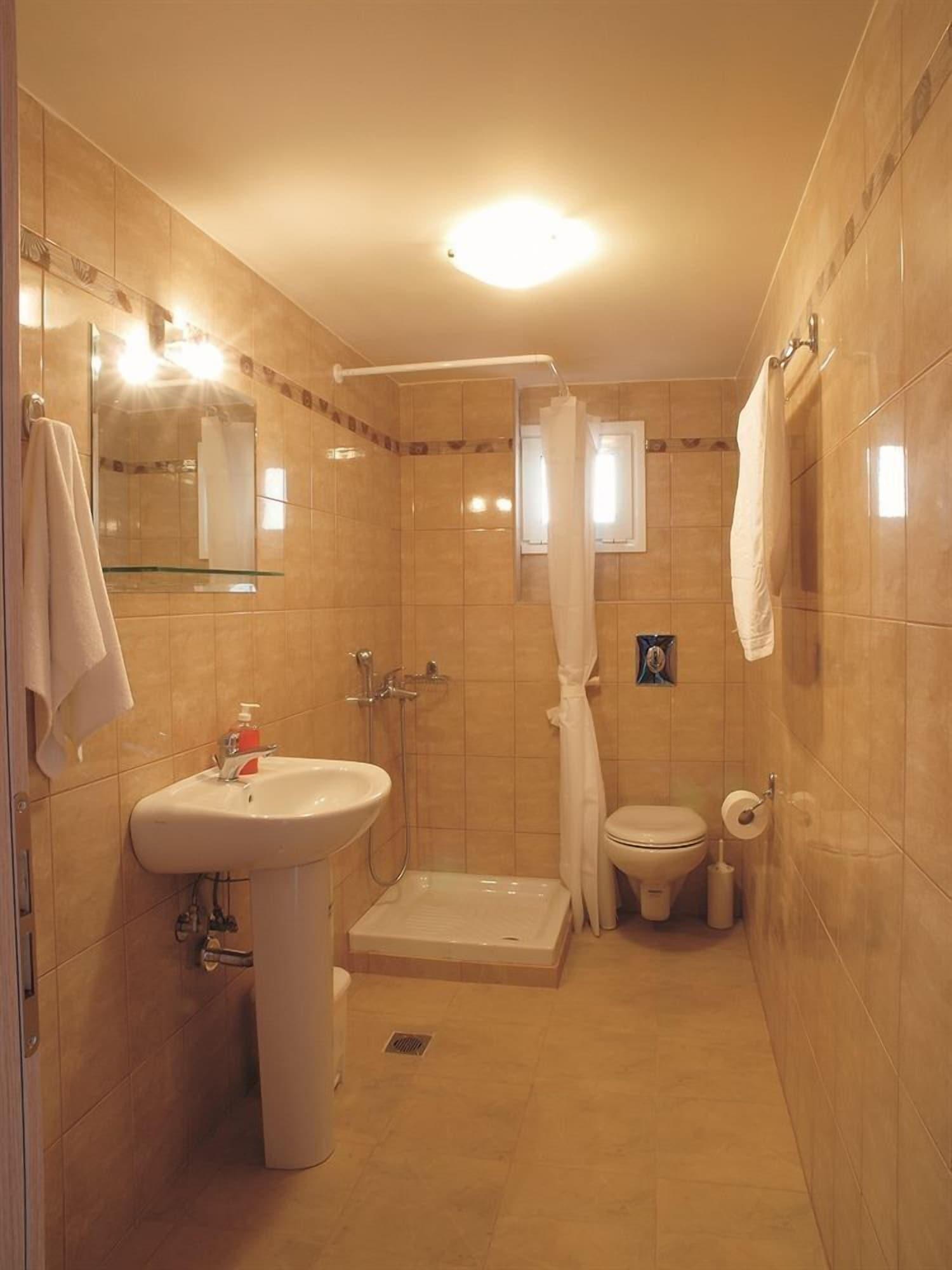 Niriides Beach Hotel ريثيمنو المظهر الخارجي الصورة
