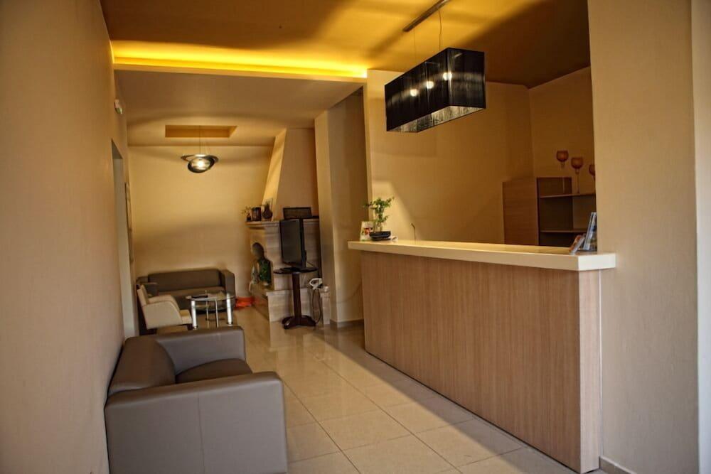 Niriides Beach Hotel ريثيمنو المظهر الداخلي الصورة