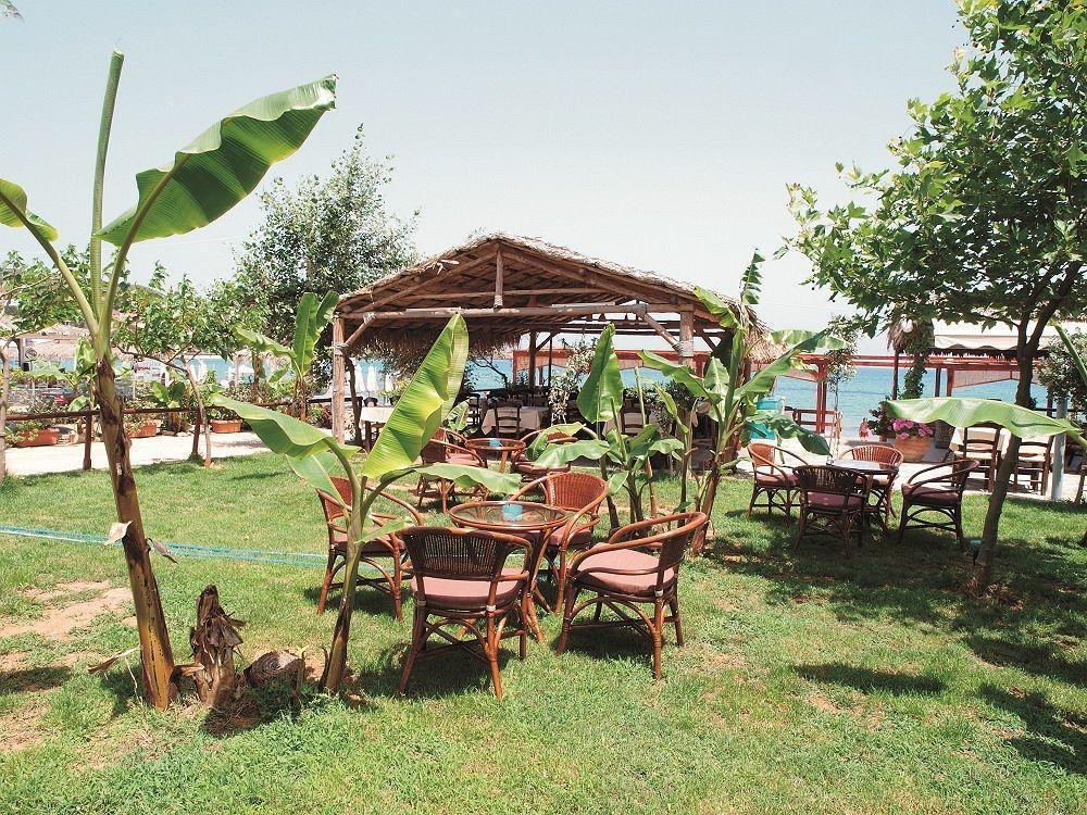 Niriides Beach Hotel ريثيمنو المطعم الصورة