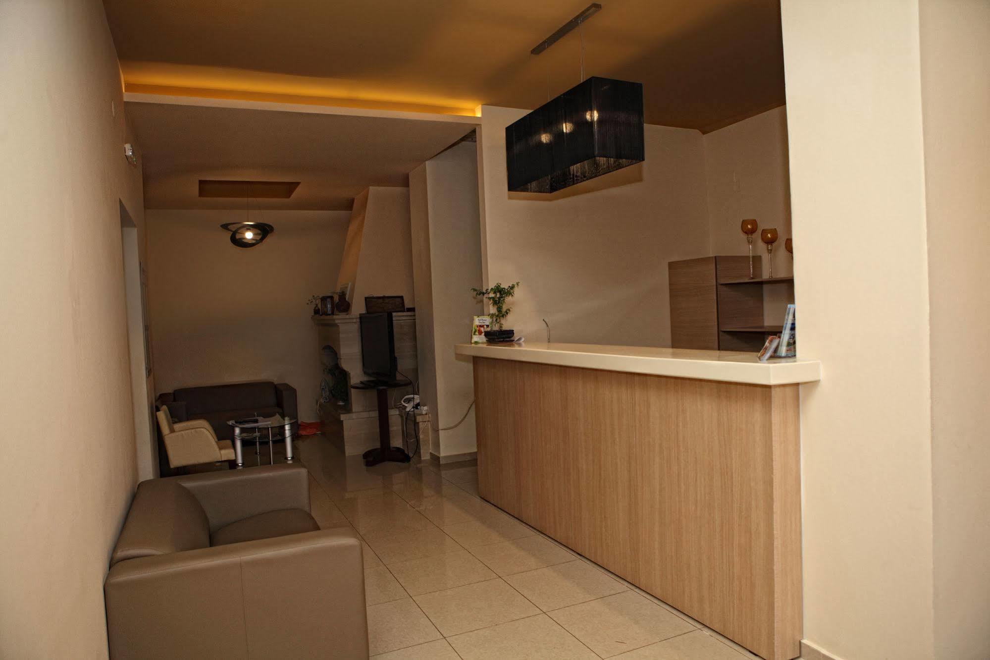 Niriides Beach Hotel ريثيمنو المظهر الخارجي الصورة