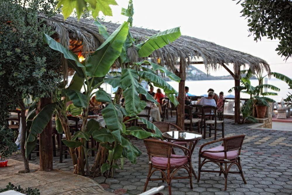 Niriides Beach Hotel ريثيمنو المظهر الخارجي الصورة